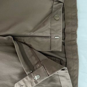 Men’s khaki pants